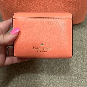 Matching Kate Spade purse & wallet perfect for spring